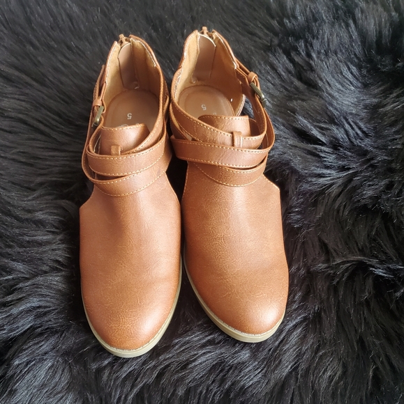 Faded Glory Shoes - Faded Glory Women’s Brown Faux Leather Ankle Shoes Size 5 High Heels